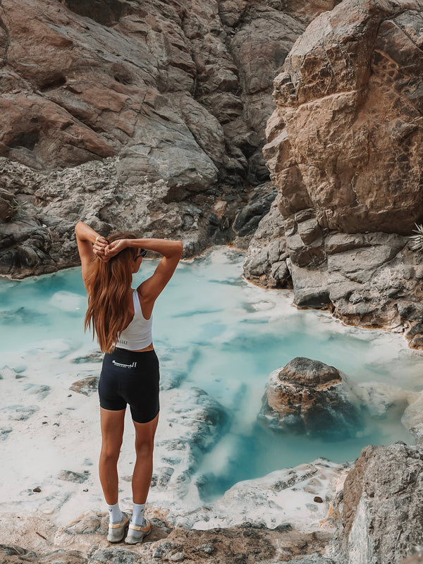 V-BACK LONGLINE CROP