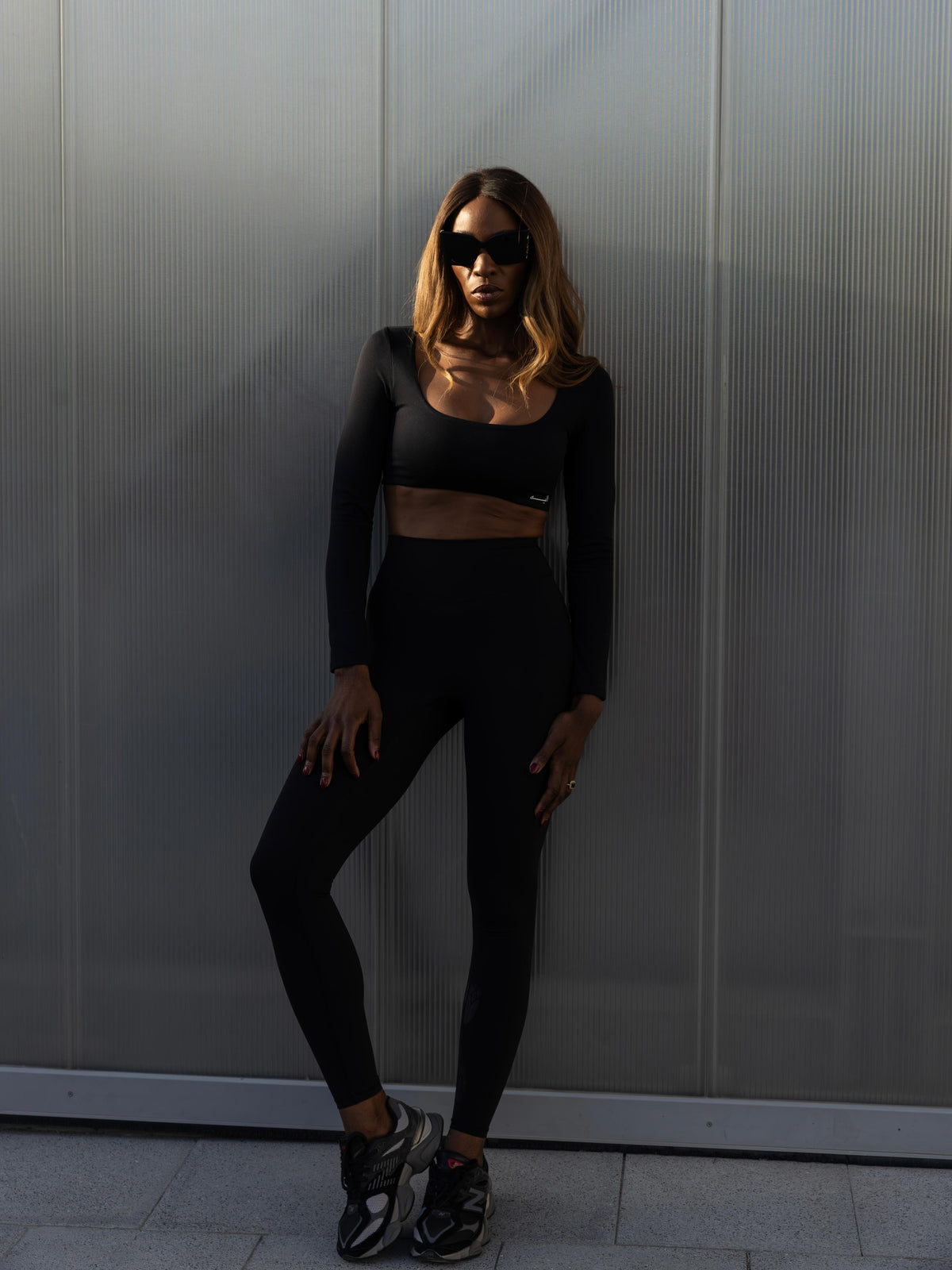 LONG SLEEVE SPORTS BRA BLACK