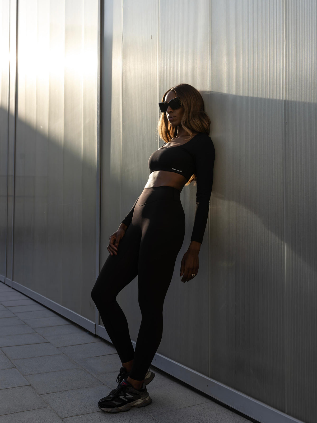 LONG SLEEVE SPORTS BRA BLACK