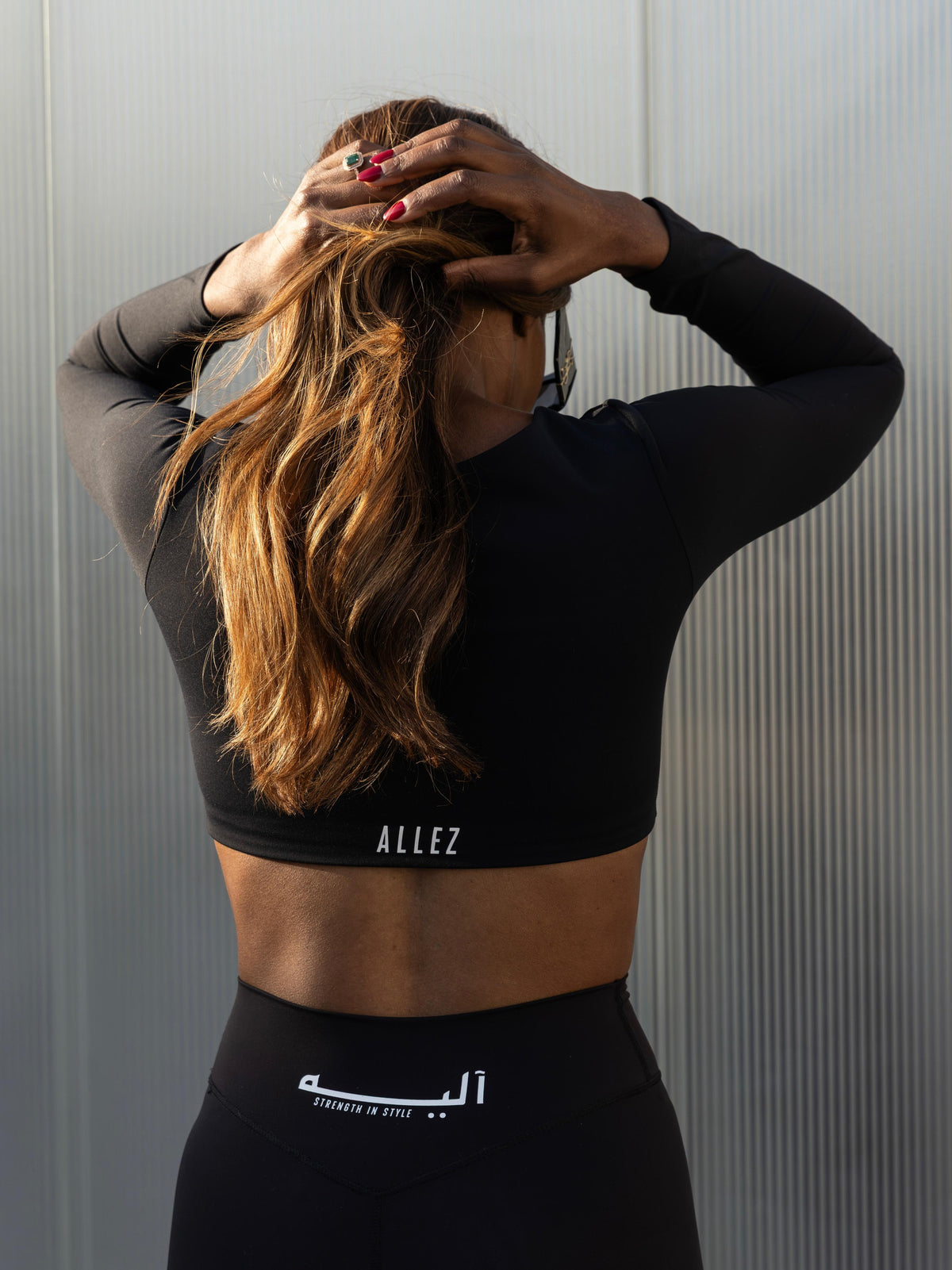 LONG SLEEVE SPORTS BRA BLACK