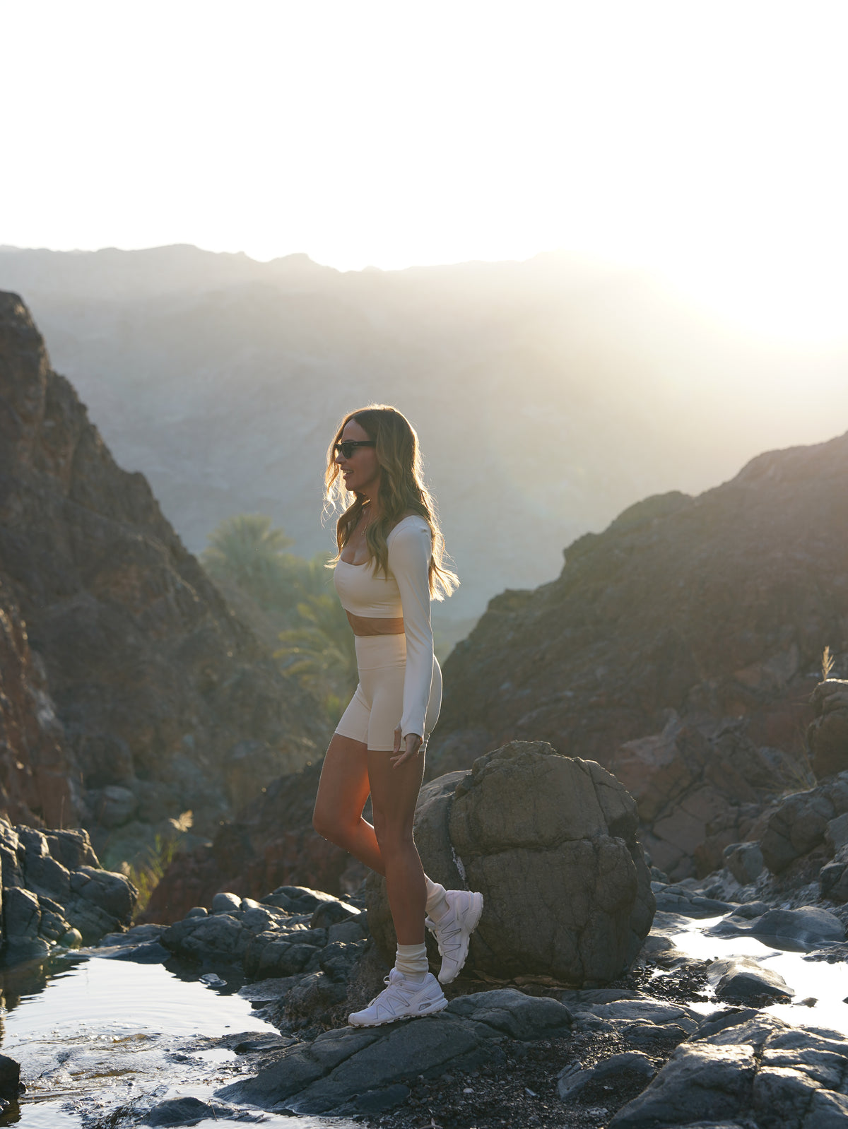 LONG SLEEVE SPORTS BRA CREAM